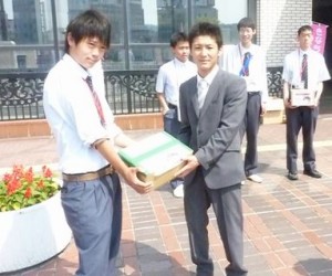 kina01 中川君からきなちゃんのお父さんにお渡ししました。