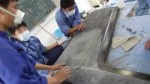 樹脂塗布3層目を研磨中　ひたすらけずります