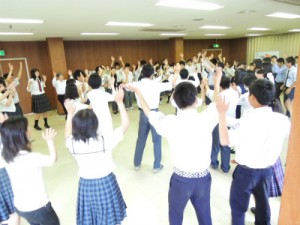 みんなでフォークダンスなどのﾚｸ