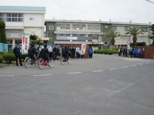 生徒会や警察からも参加