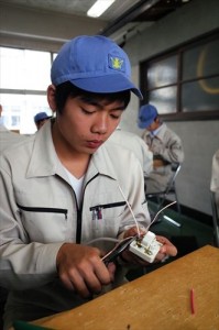 電気３