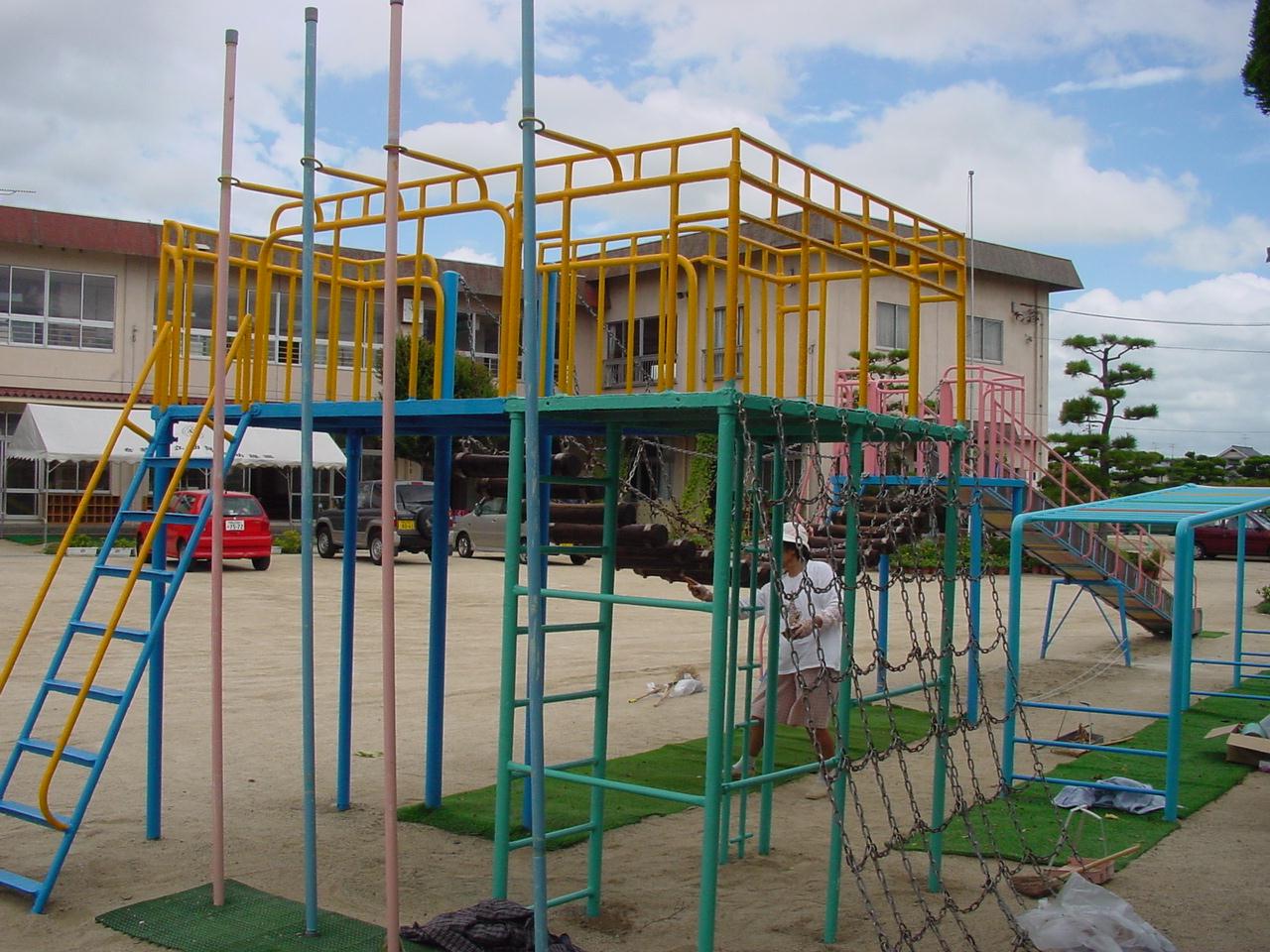 西阿知幼稚園遊具補修