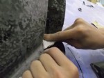 樹脂が隅に溜まるので特に丁寧に紙ヤスリをあてます。
